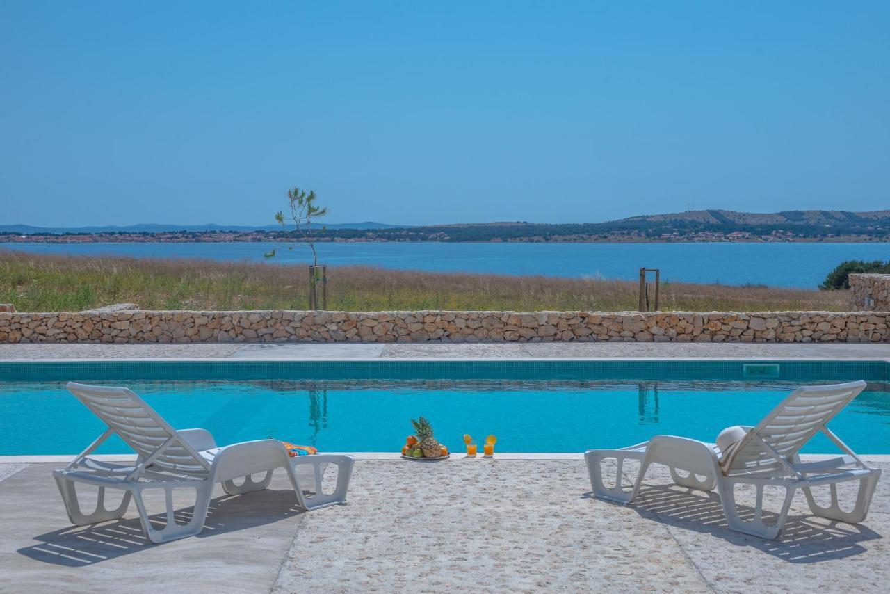 Apartment Amazing Island Povljana Bagian luar foto