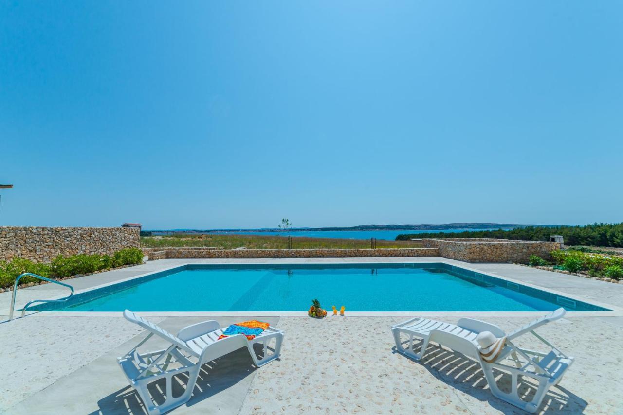 Apartment Amazing Island Povljana Bagian luar foto